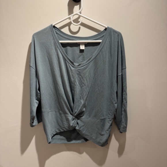 Athleta EMBODY twist top size M - Picture 5 of 8